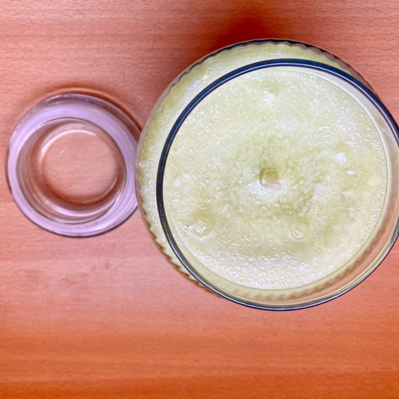 Mystic Harbor by Yankee Candle Island Passion Fruit Candle - Picture 2 of 4